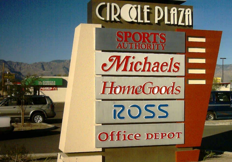 4 Business Signage Tips to Stand Out From the Crowd