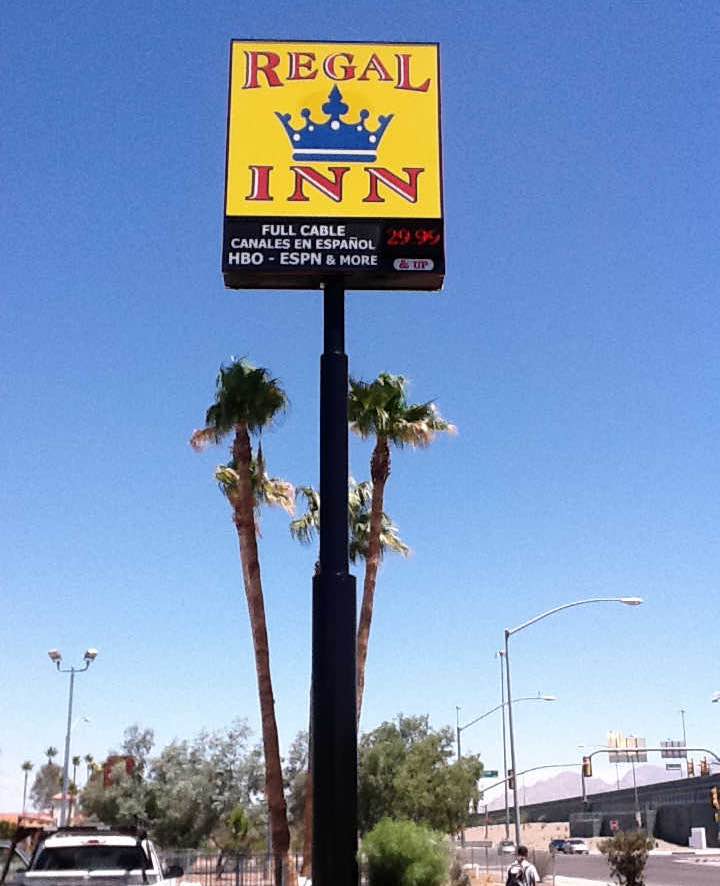 Regal-Inn-Road-Pole-Sign-Hotel-720px